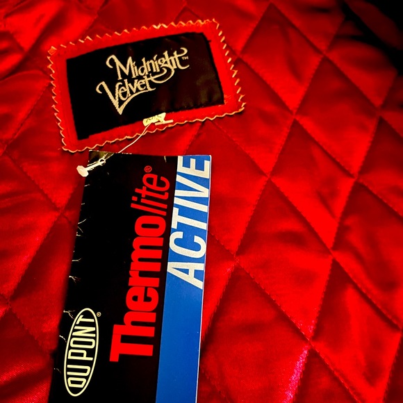 Women Leather Jacket with Removable Lining - Picture 11 of 16